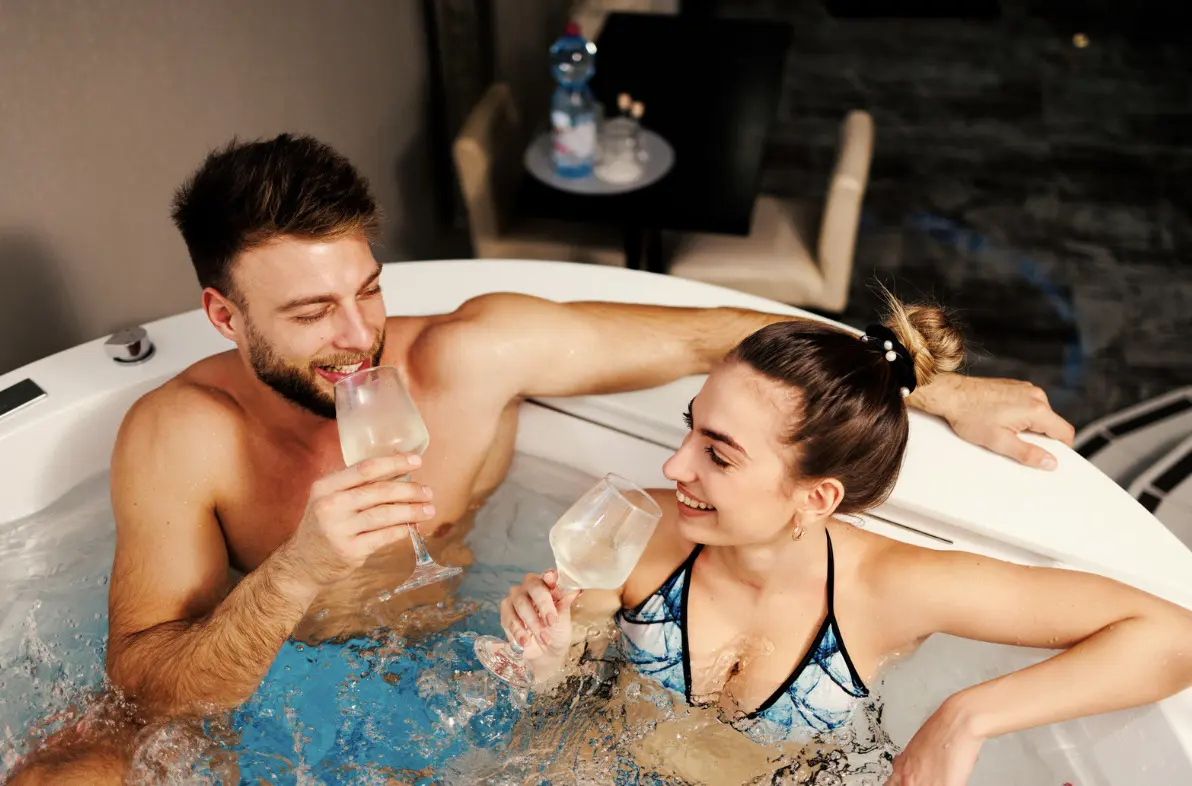 Love Room à LeMans. Chambres Jacuzzi® / Spa privatif